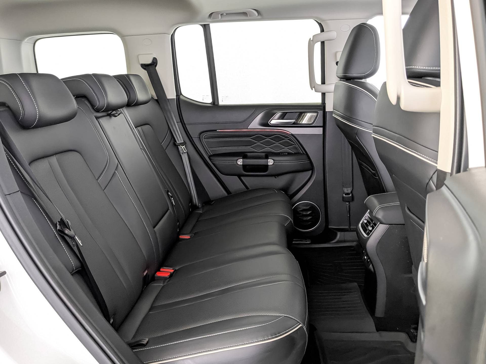 Tank 300 City Premium 2.0 8AT 4WD