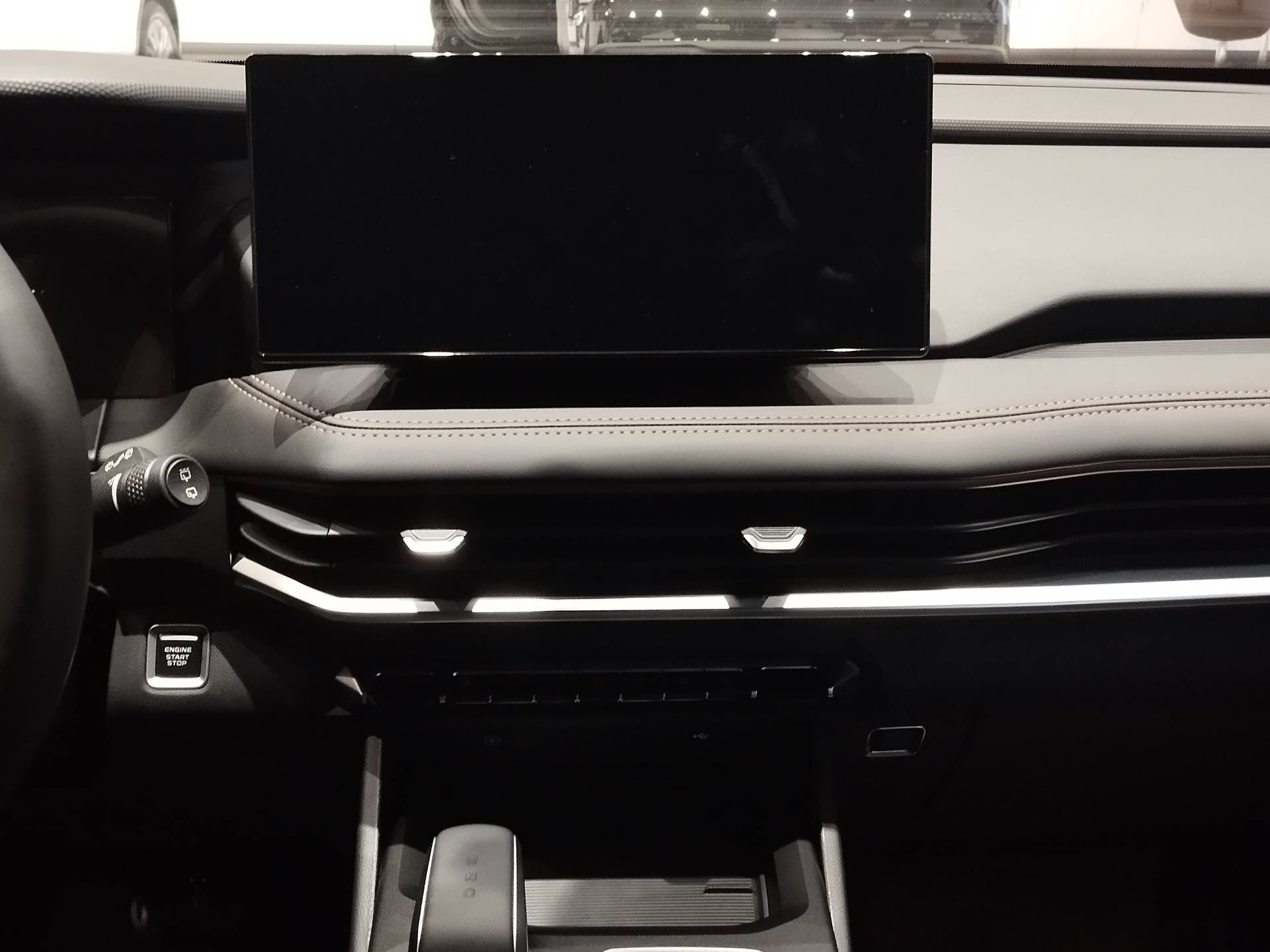 Geely Okavango Flagship 2.0T 7DCT 2WD