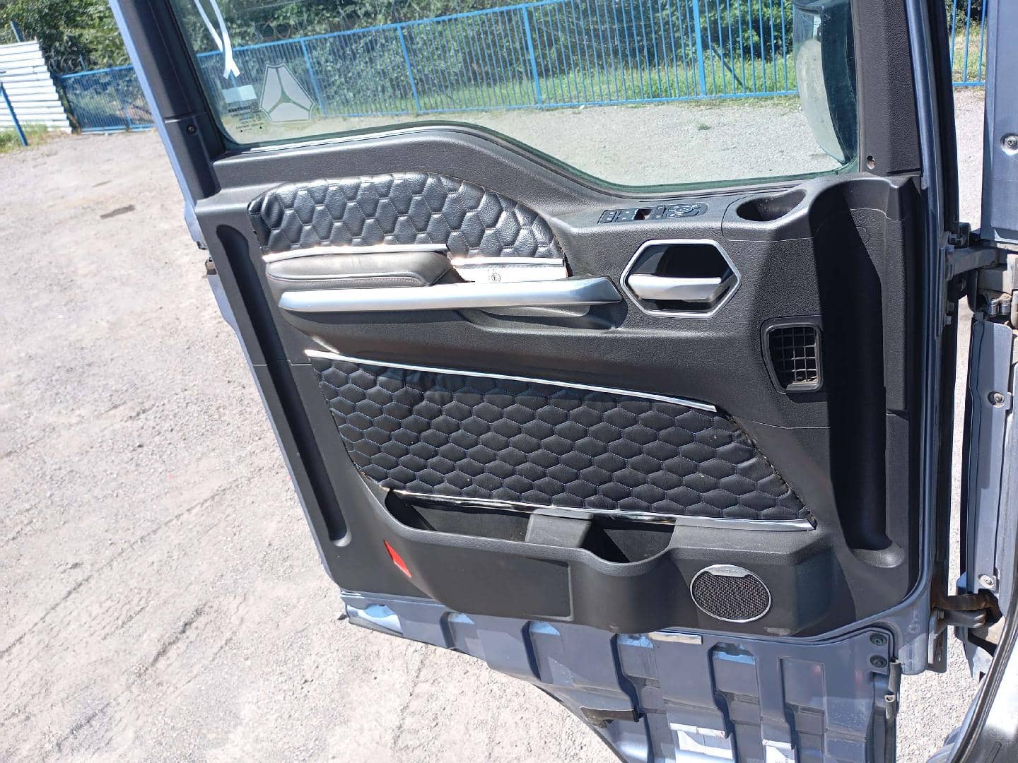 Sitrak С7Н MAX 6×4 ZZ4256V364HE,  165 716 км, 2023 года в лизинг