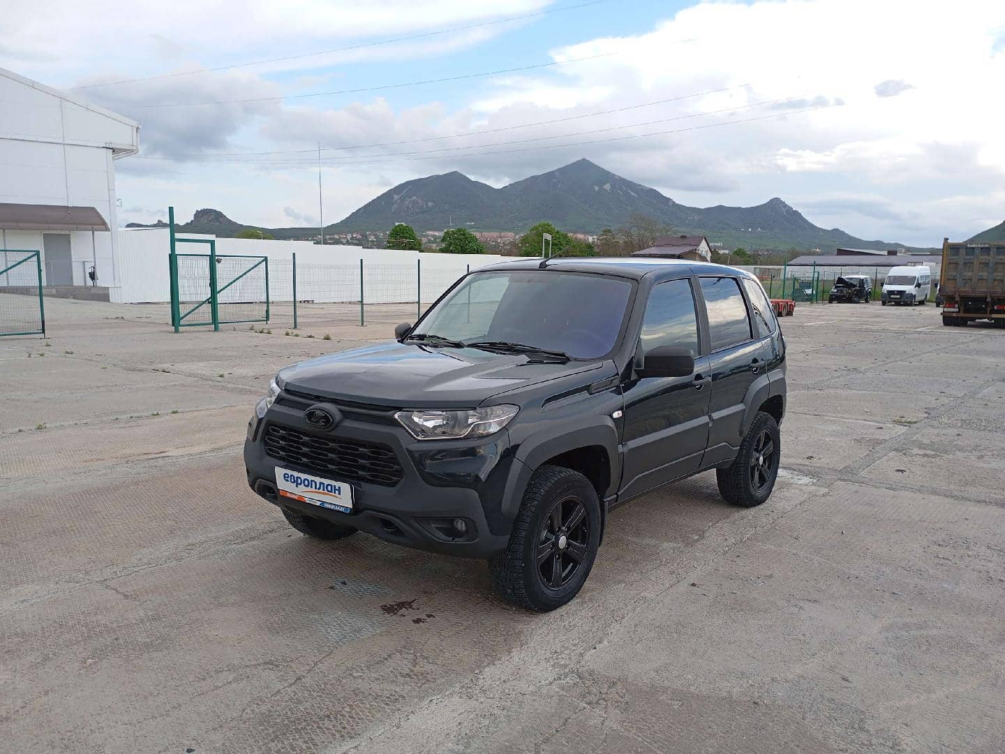 Lada Niva Travel