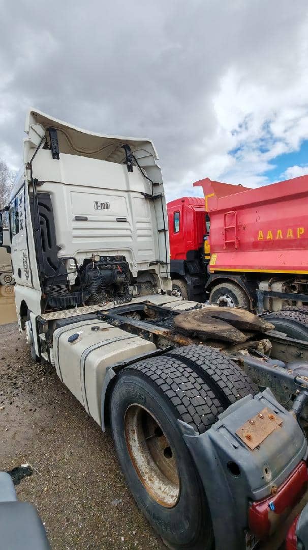 MAN TGX 18.440 4X2 BLS (XL),  937 637 км, 2015 года в лизинг