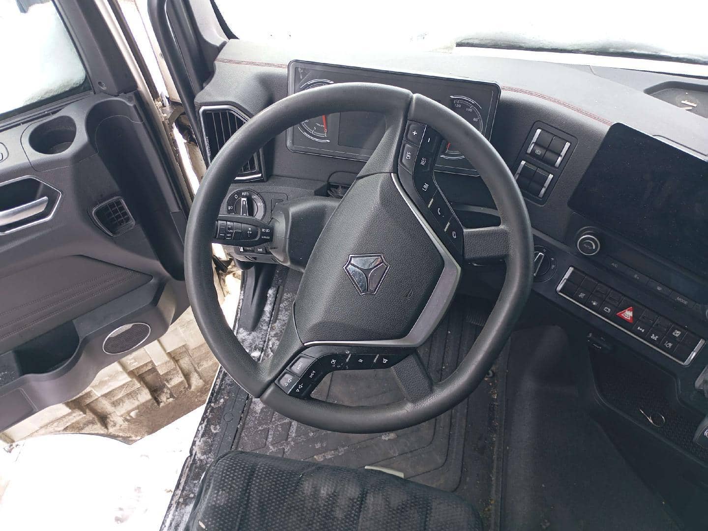 Sitrak C7H MAX ZZ4186V391HE,  406 838 км, 2023 года в лизинг