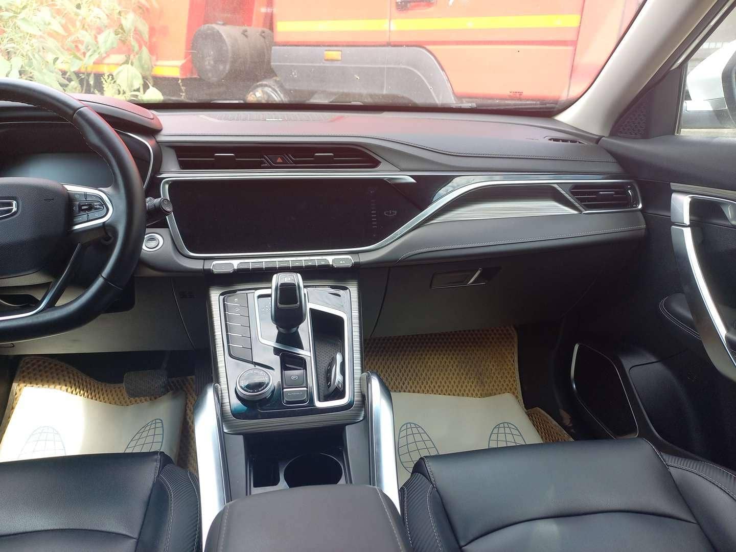 Geely Atlas Pro,  140 142 км, 2024 года в лизинг