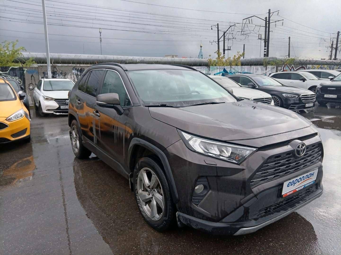 Toyota RAV4,  131 381 км, 2020 года в лизинг