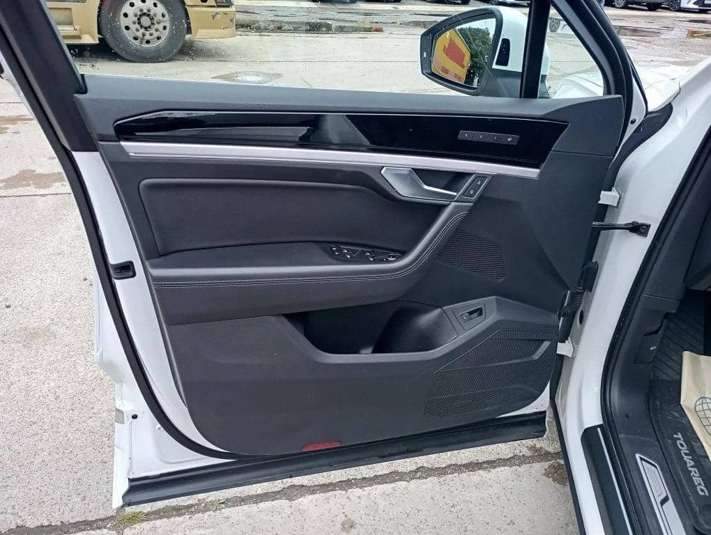 Volkswagen Touareg,  114 028 км, 2020 года в лизинг