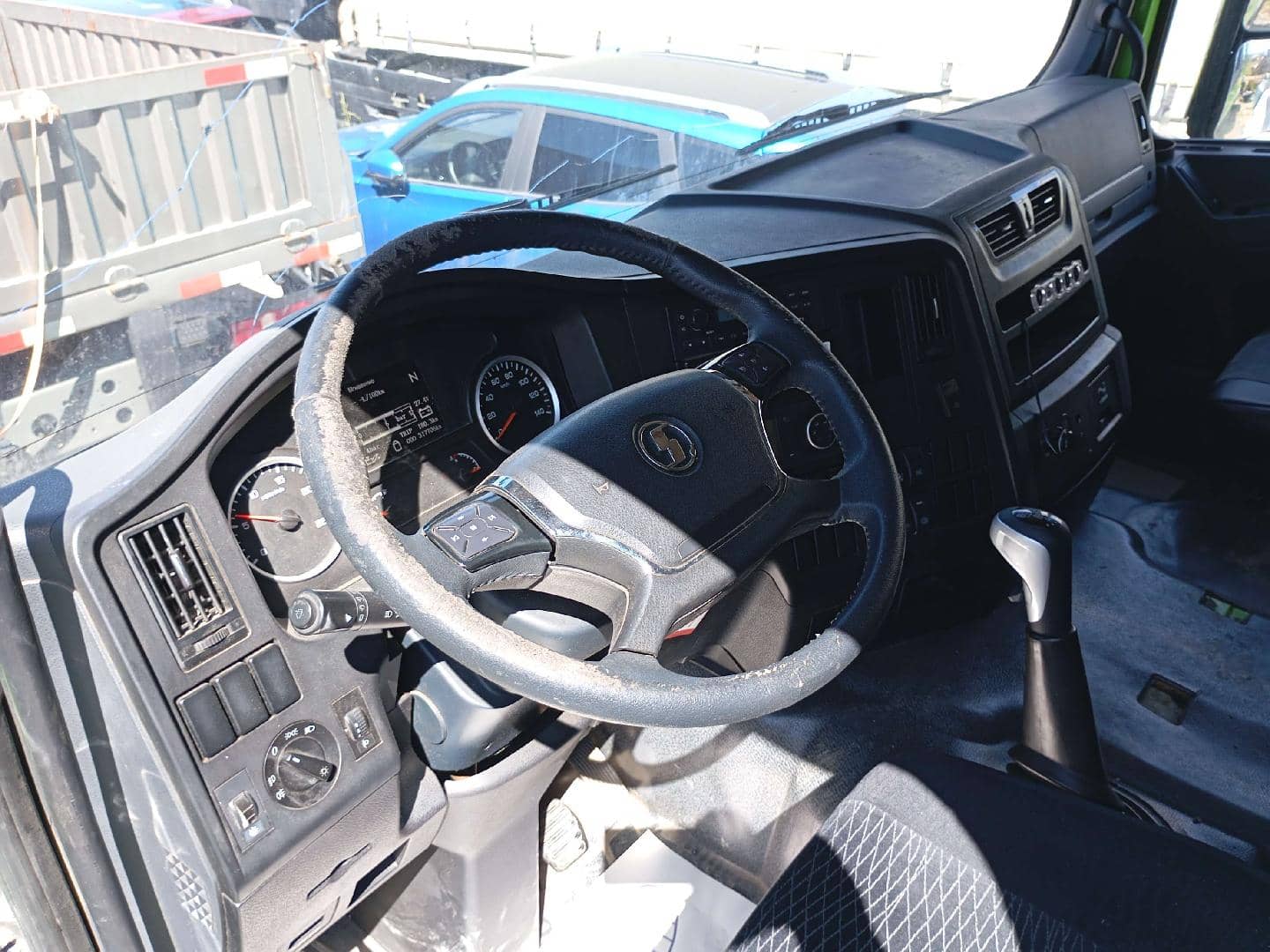 Shacman SX42584V324,  317 706 км, 2022 года в лизинг