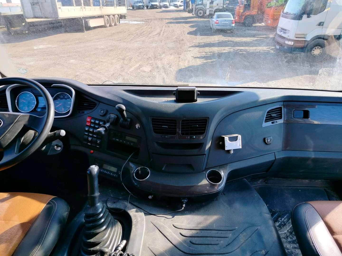 FAW CA3250P66K24T1E5 6х4,  130 404 км, 2022 года в лизинг