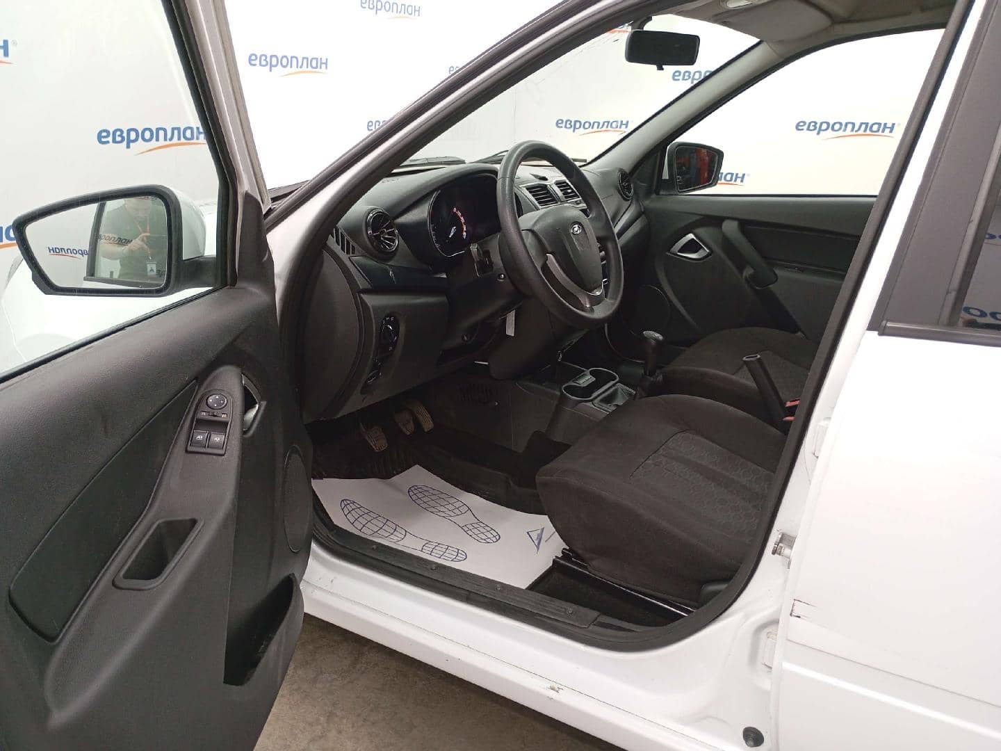 Lada Granta седан,  128 055 км, 2023 года в лизинг