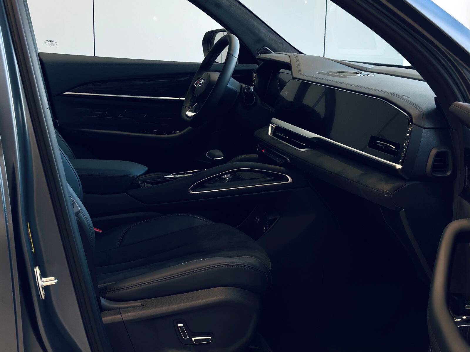 Geely Monjaro Flagship 2.0T (238 hp) 8AT 4WD