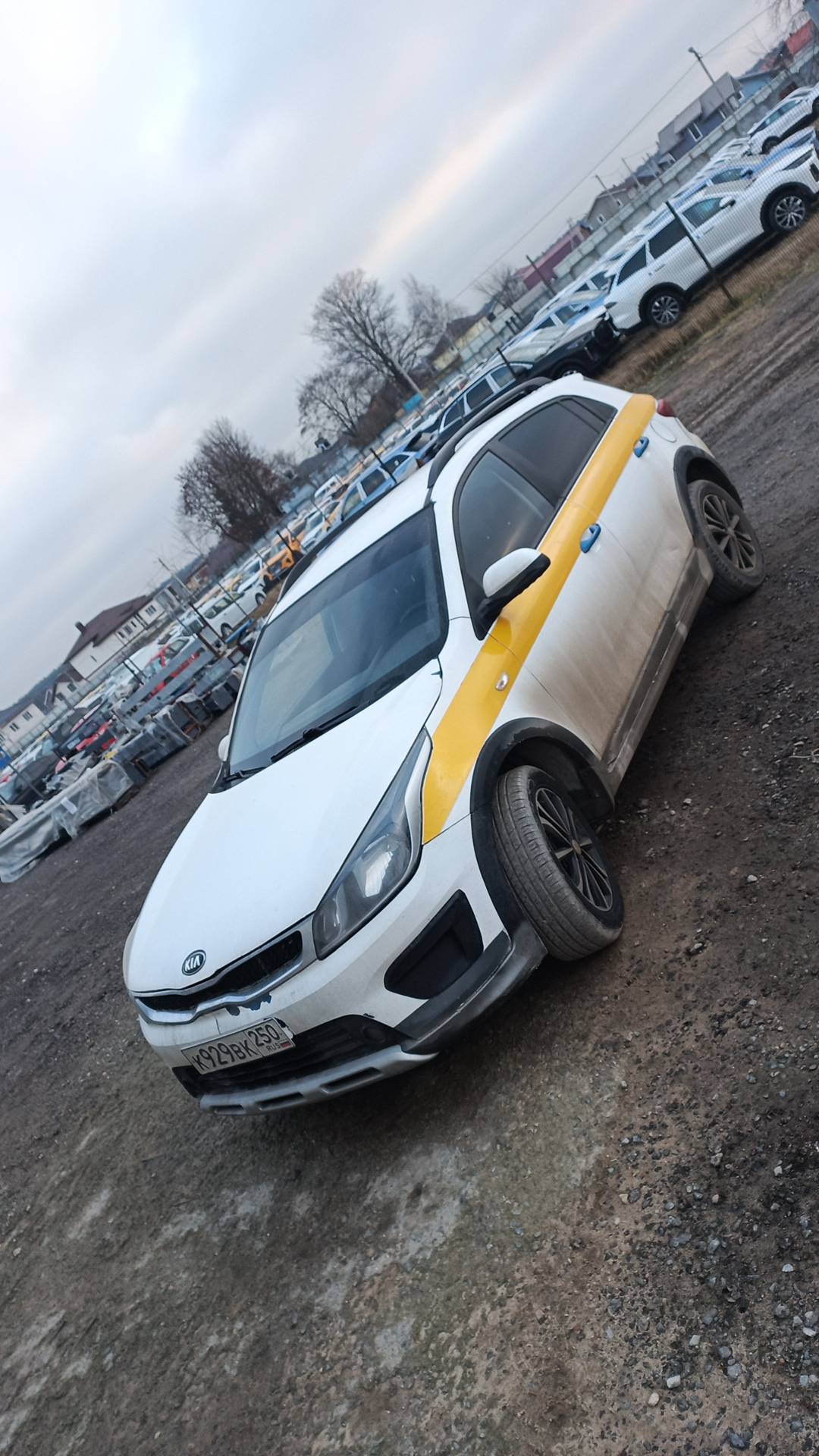KIA Rio X-Line,  235 295 км, 2019 года