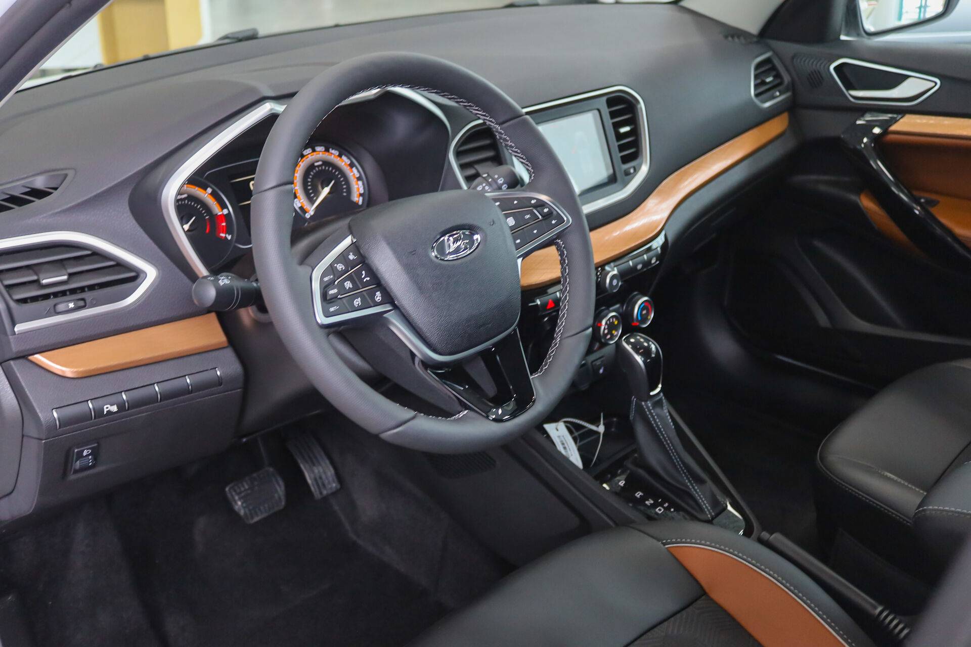 Lada Vesta SW Cross Life 24 1.8 122hp AT