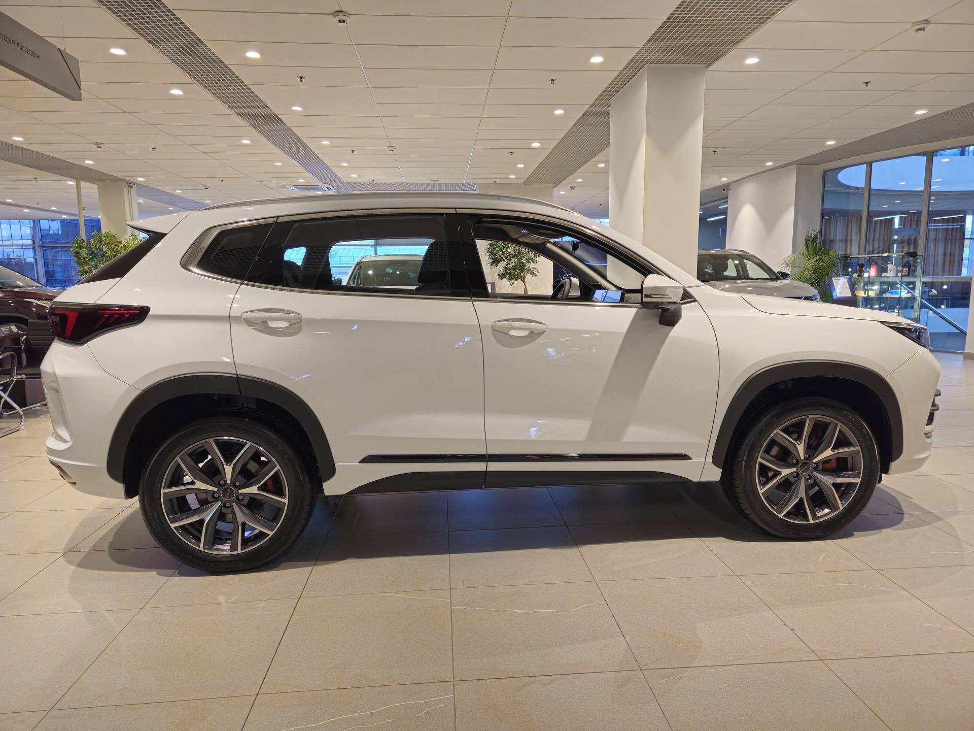 EXEED LX Premium 1.6T 7DCT 4WD
