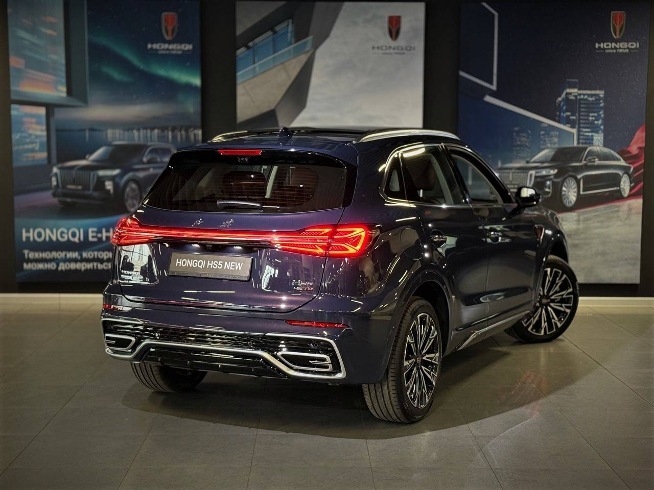Hongqi HS5 Deluxe 2.0T AWD