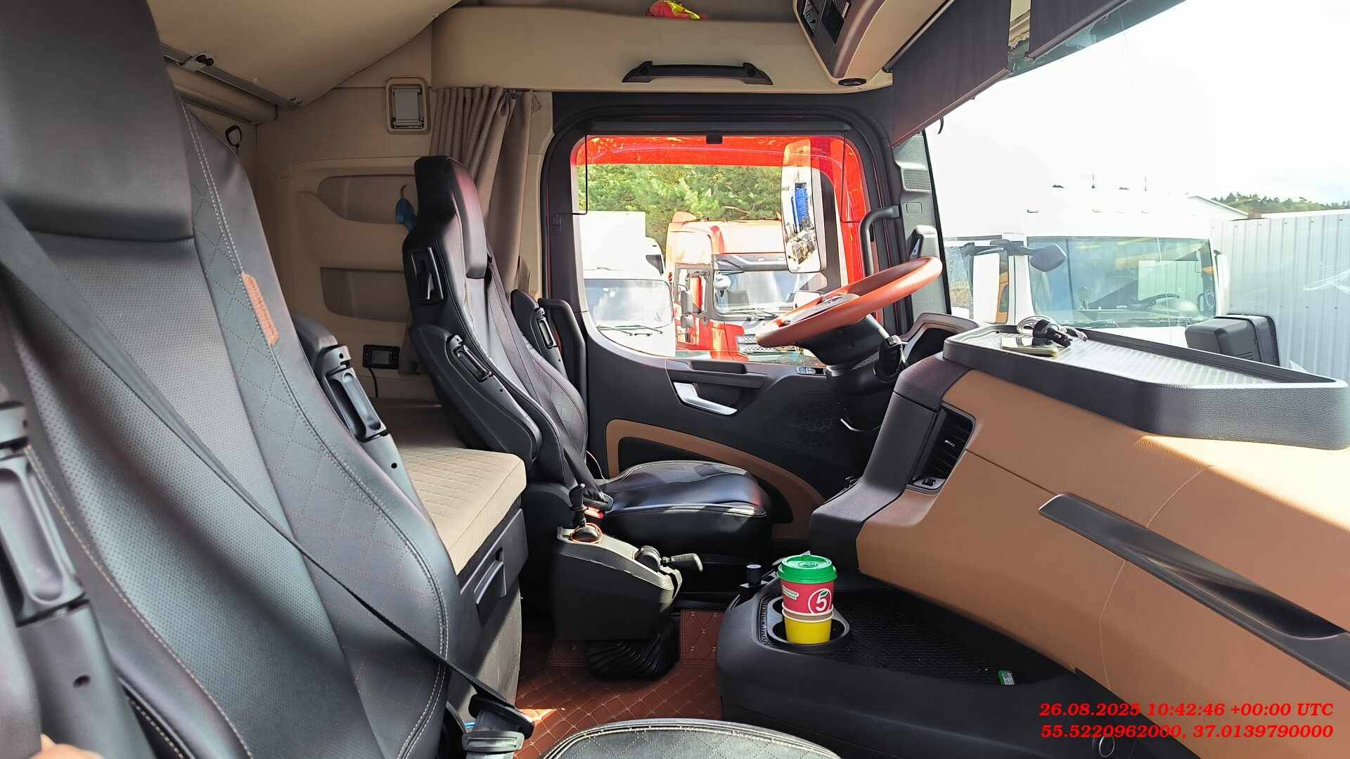 Shacman SX4188YY381,  317 253 км, 2023 года в лизинг