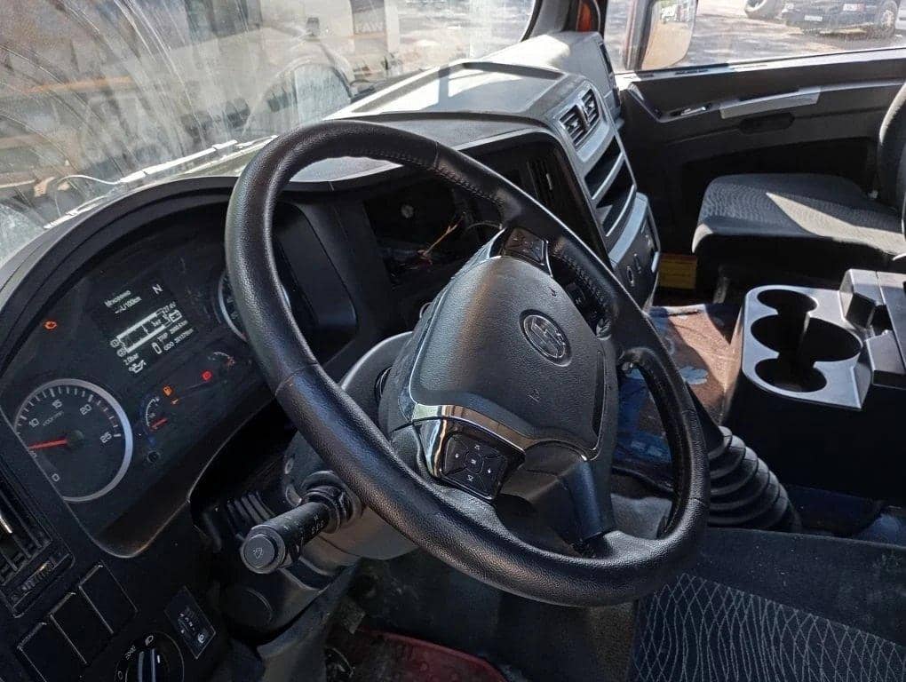 Shacman SX32586T385,  201 379 км, 2022 года в лизинг