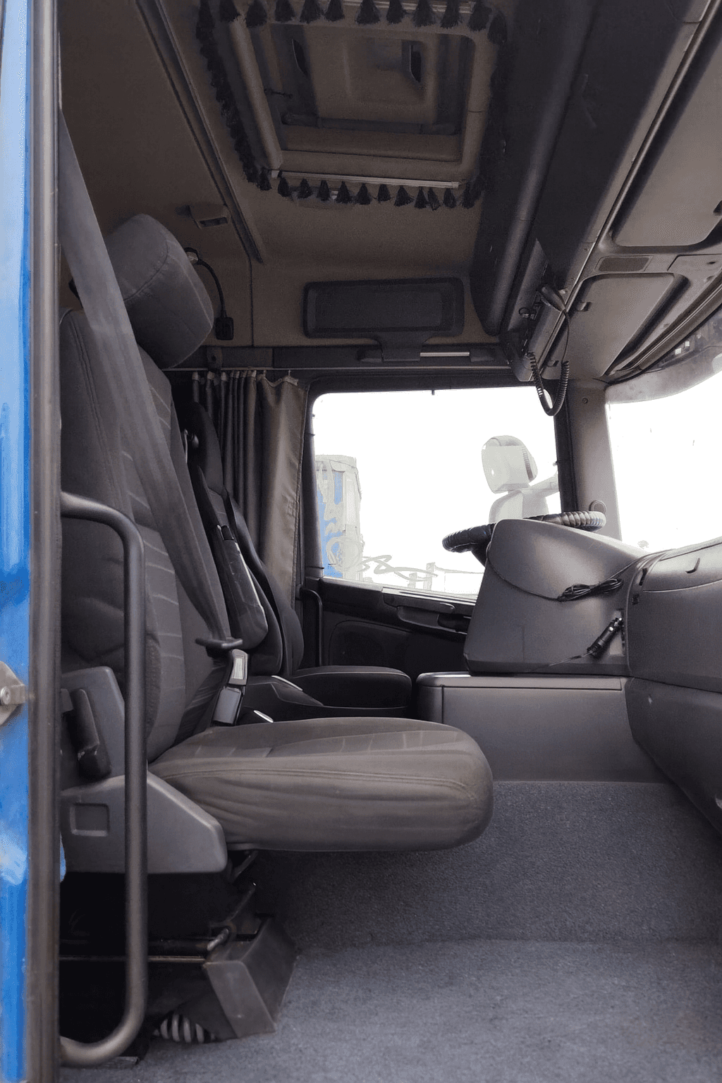 SCANIA G 400 LA4x2HNA (Highline),  1 305 808 км, 2015 года в лизинг