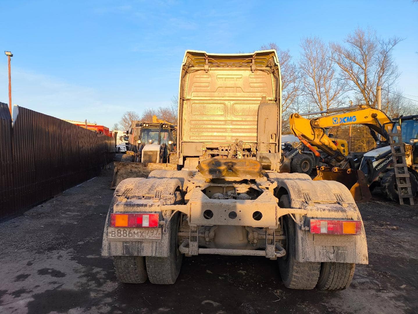Shacman SX42584W324,  235 138 км, 2022 года в лизинг