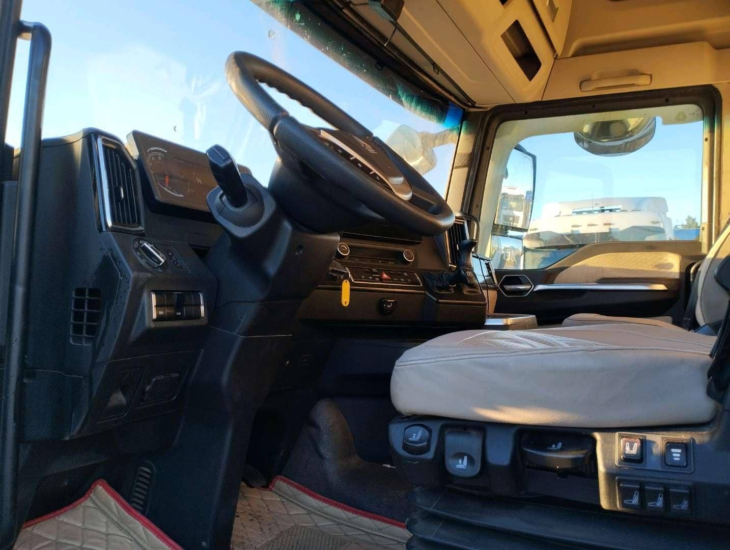 Sitrak C7H MAX ZZ4186V391HE,  700 000 км, 2023 года в лизинг