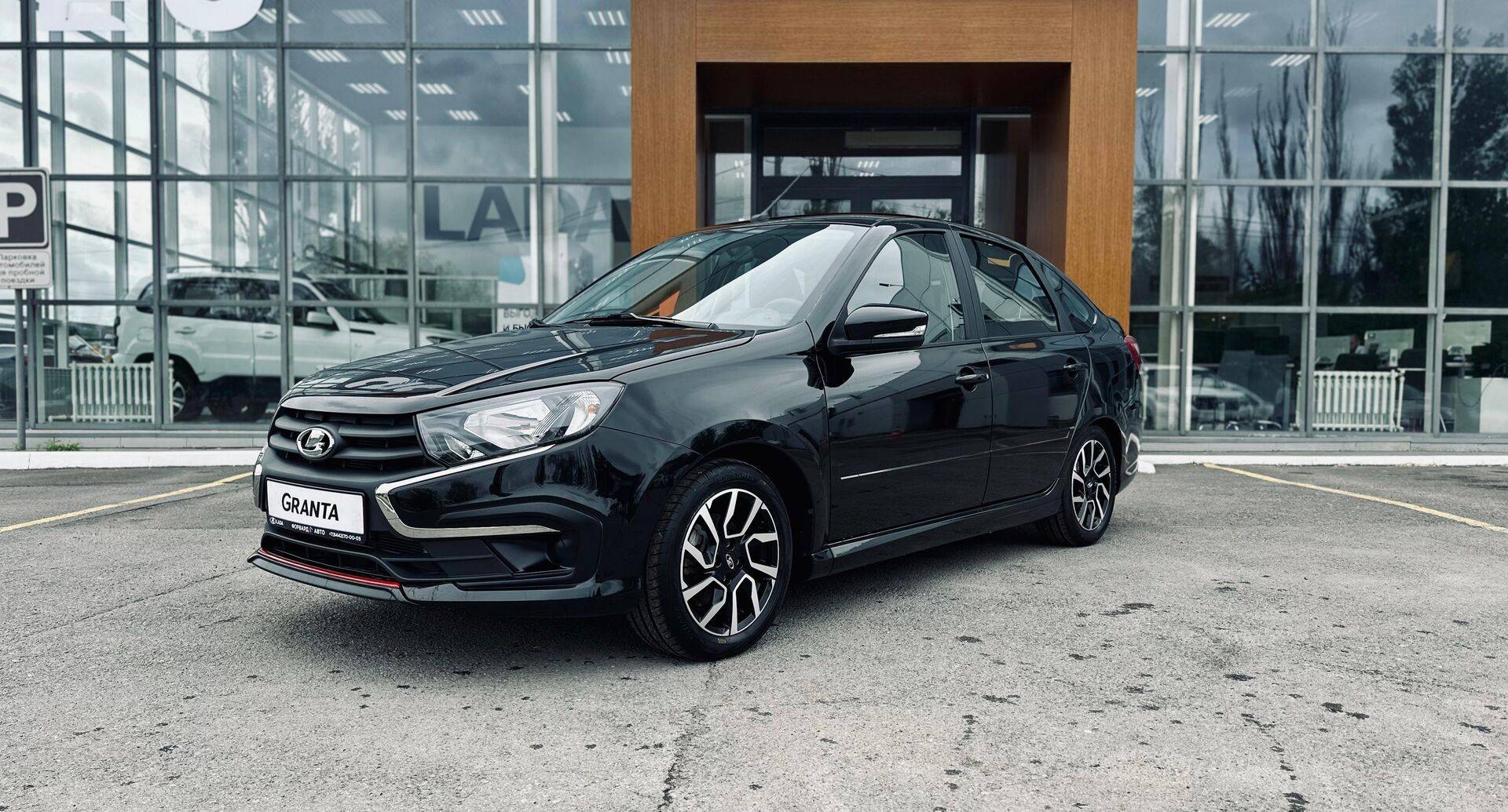 Lada Granta Sportline седан Comfort 24 1.6 106hp 5MT
