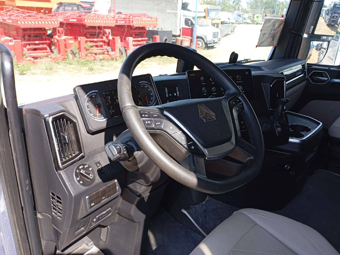 Sitrak С7Н MAX 6×4 ZZ4256V364HE,  161 294 км, 2023 года в лизинг
