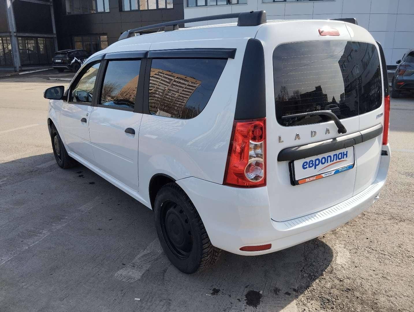 Lada Largus универсал,  22 709 км, 2025 года в лизинг