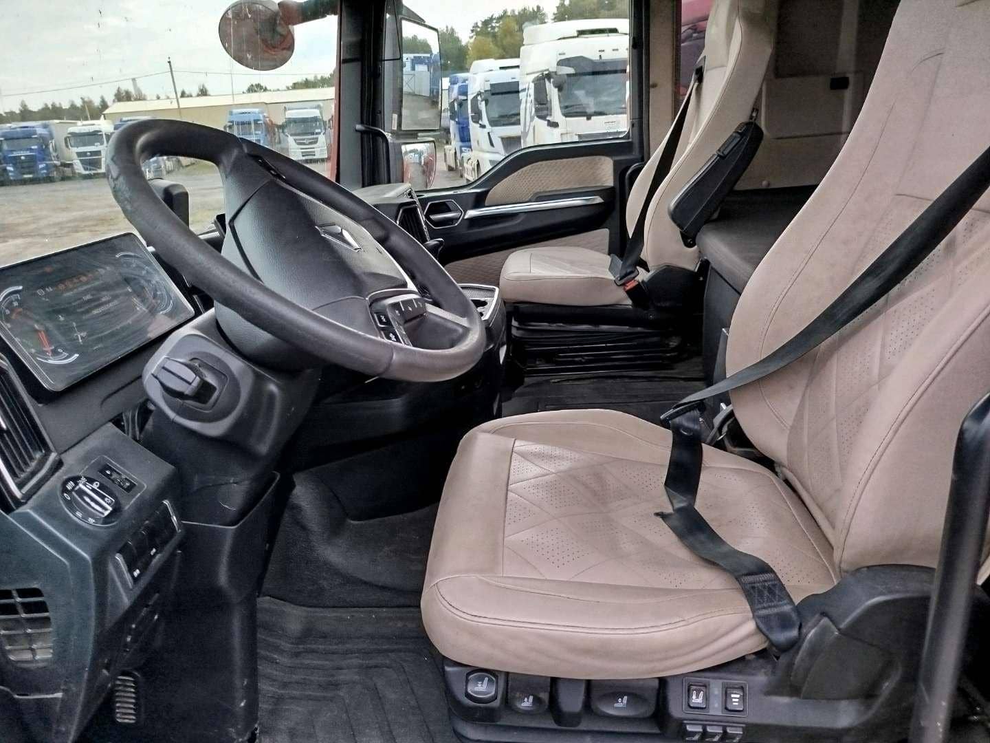 Sitrak C7H MAX ZZ4186V391HE,  700 000 км, 2023 года в лизинг
