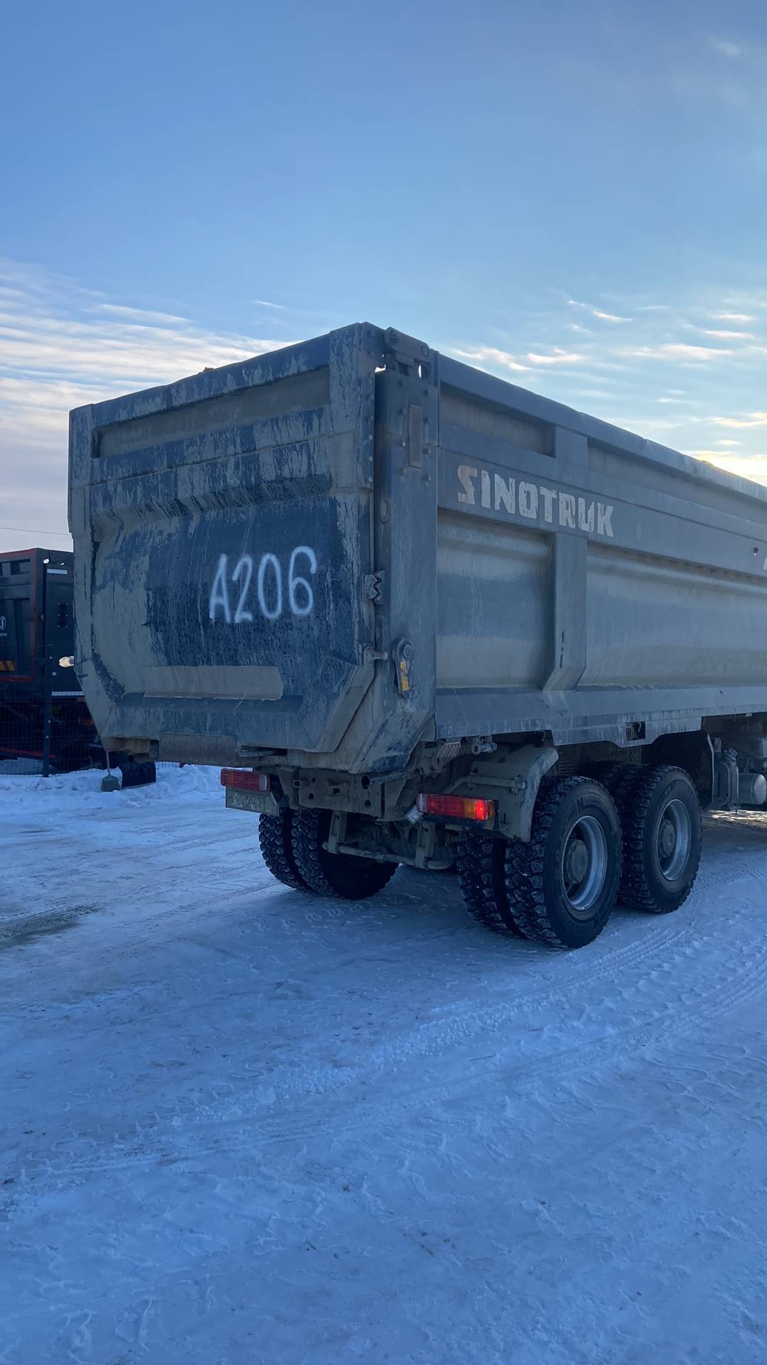 HOWO ZZ3317V386GE1 8х4,  152 343 км, 2024 года в лизинг