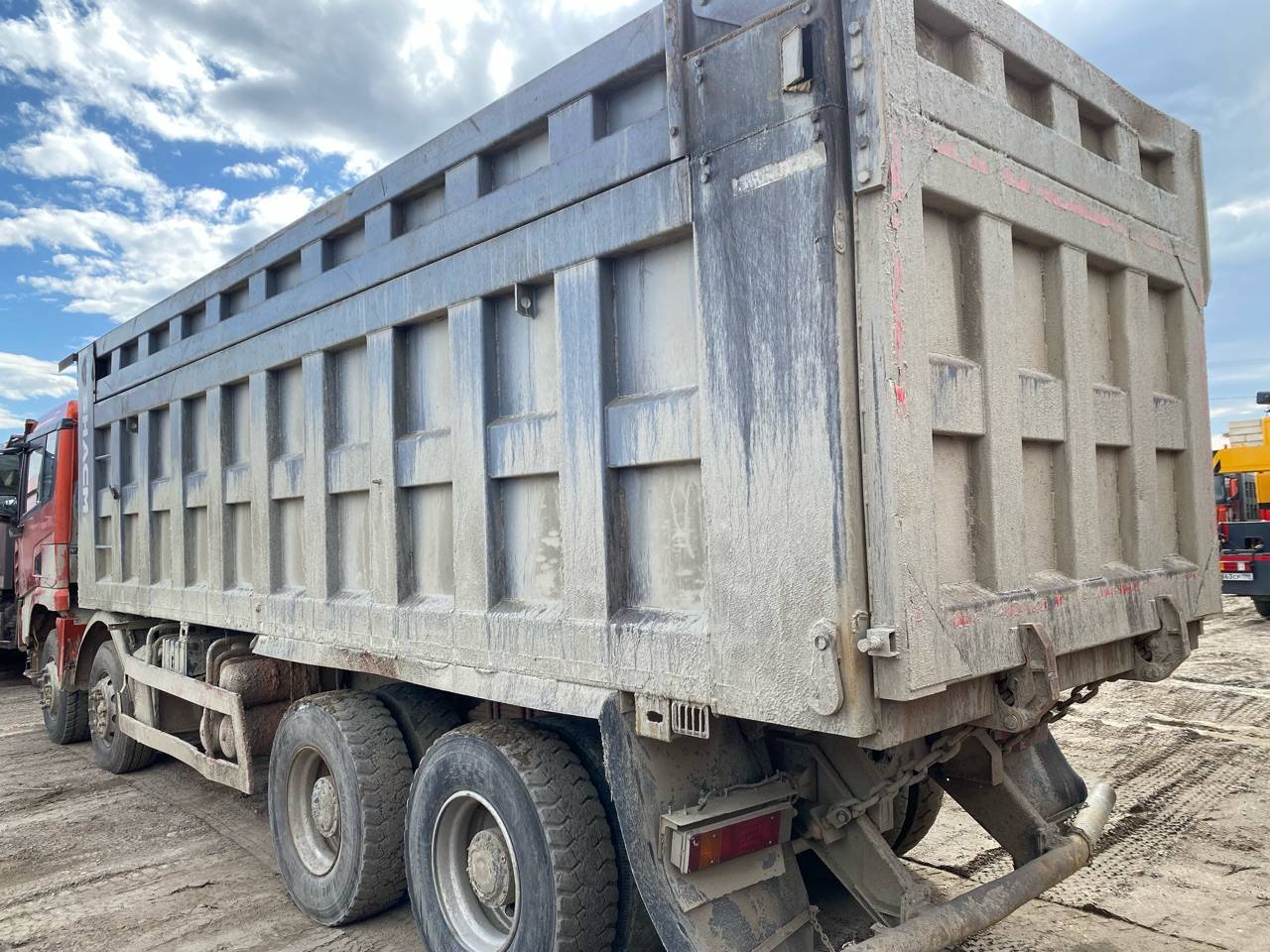 Shacman SX33186T366,  237 366 км, 2021 года в лизинг