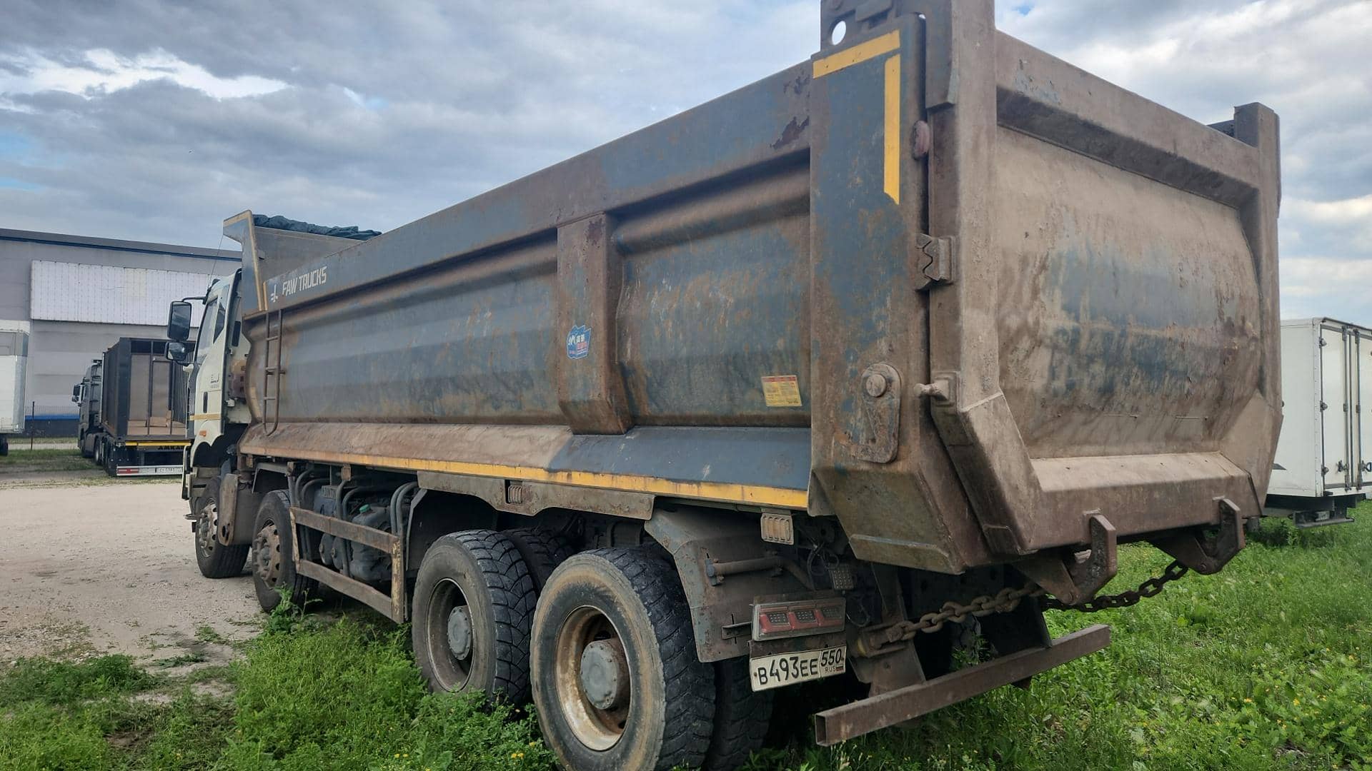 FAW CA3311P66K24T4E5 8х4,  122 471 км, 2023 года в лизинг