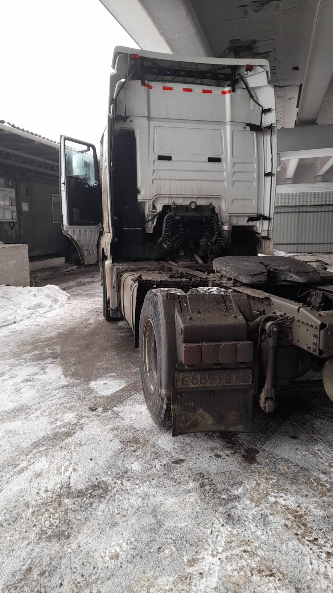 Sitrak C7H 4x2 ZZ4186V361HE,  397 475 км, 2023 года в лизинг