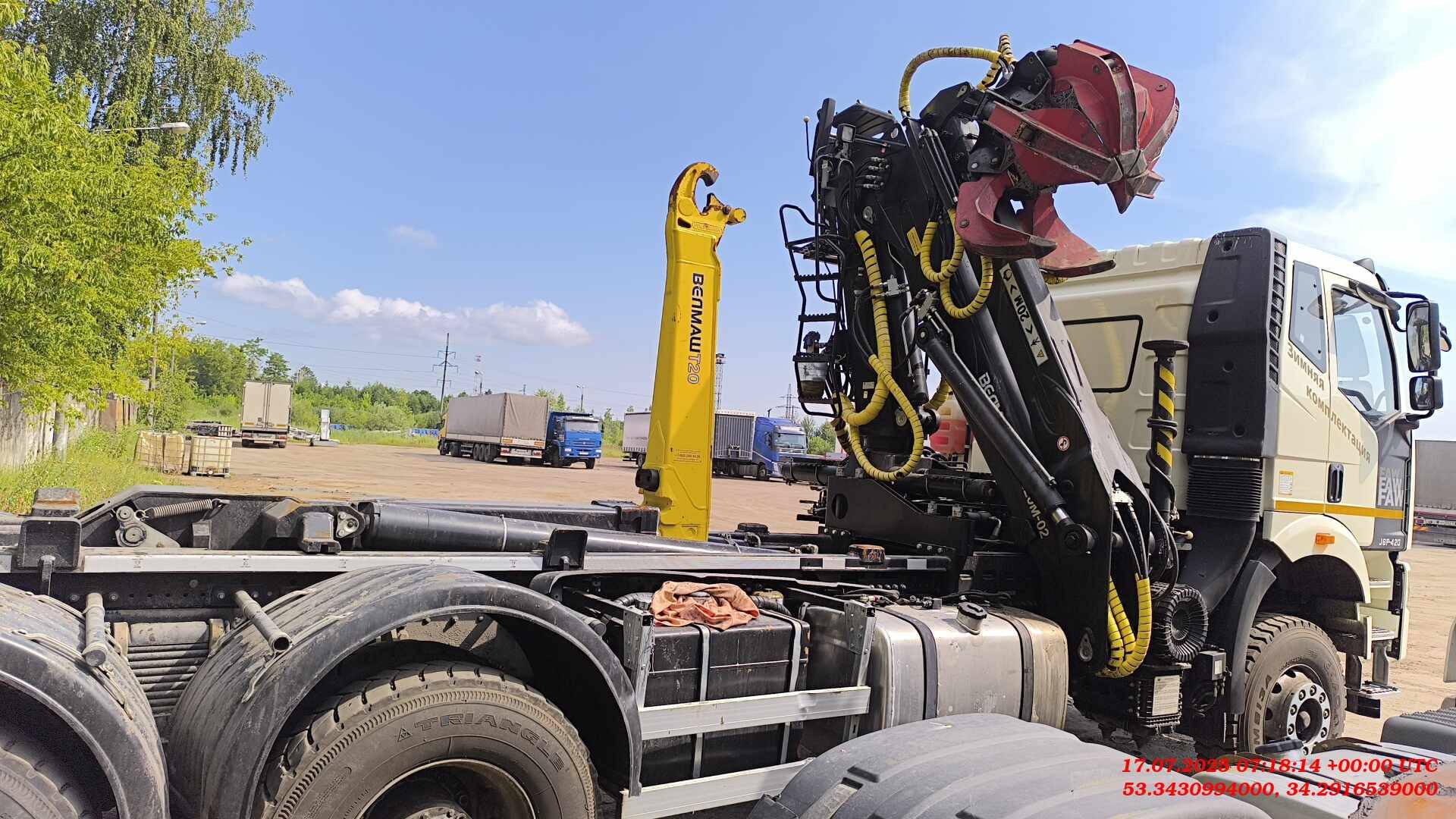 FAW CA3250P66K2T1E5 6х4,  8 543 км, 2024 года в лизинг