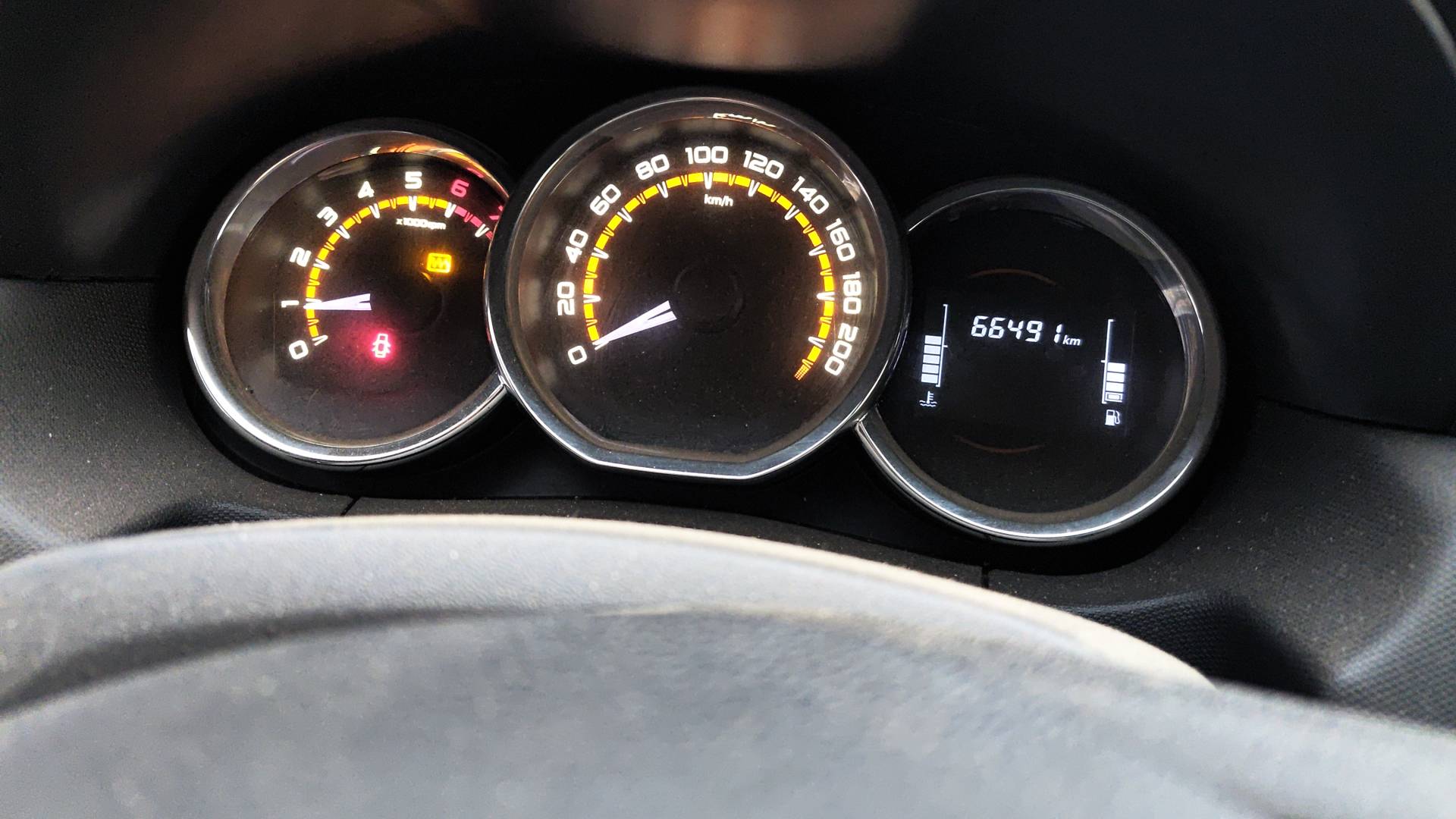 Lada Largus универсал,  66 491 км, 2024 года в лизинг