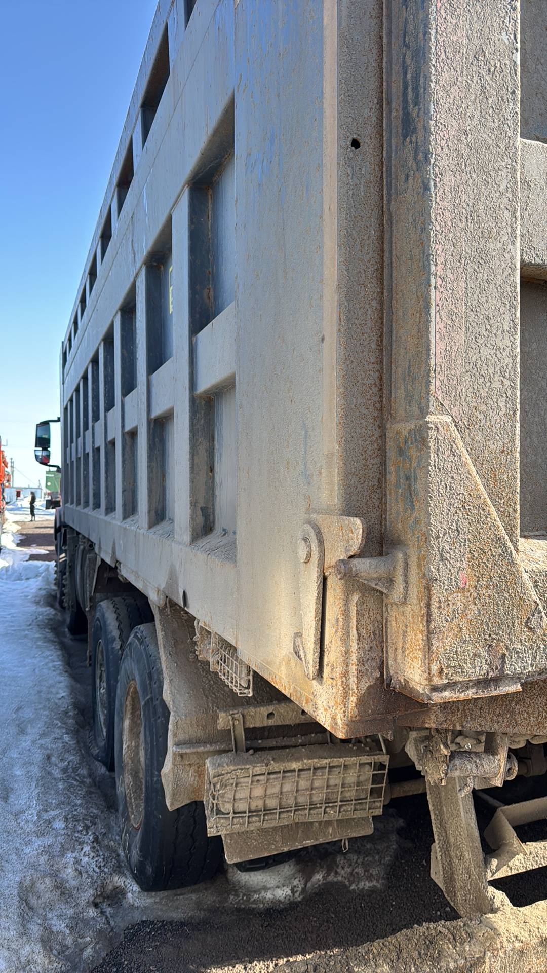 HOWO ZZ3317V386GE1 8х4,  374 631 км, 2023 года в лизинг