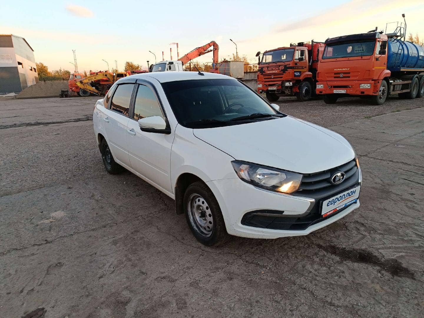 Lada Granta седан,  75 472 км, 2024 года в лизинг