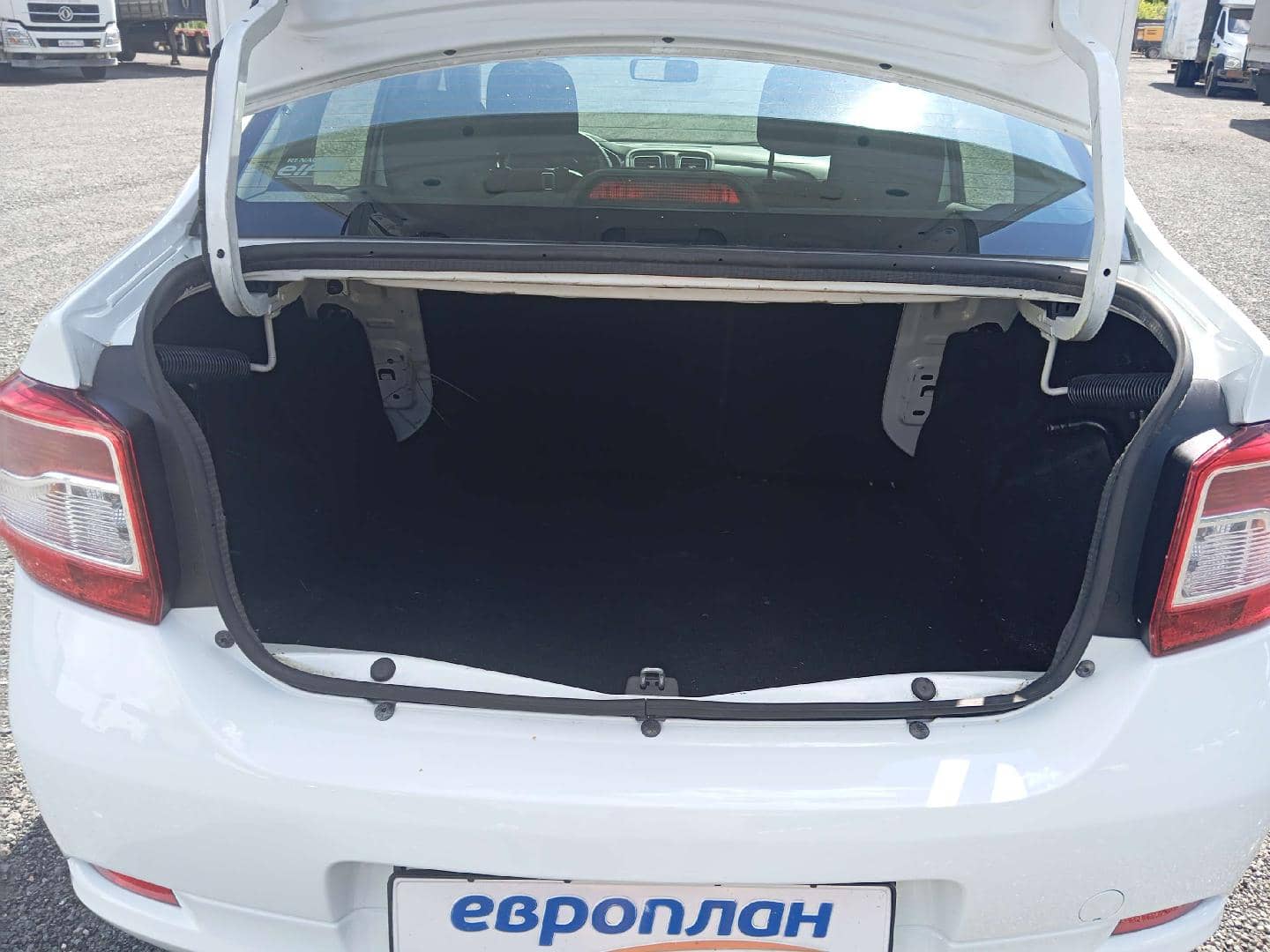 Renault Logan II,  163 107 км, 2019 года в лизинг