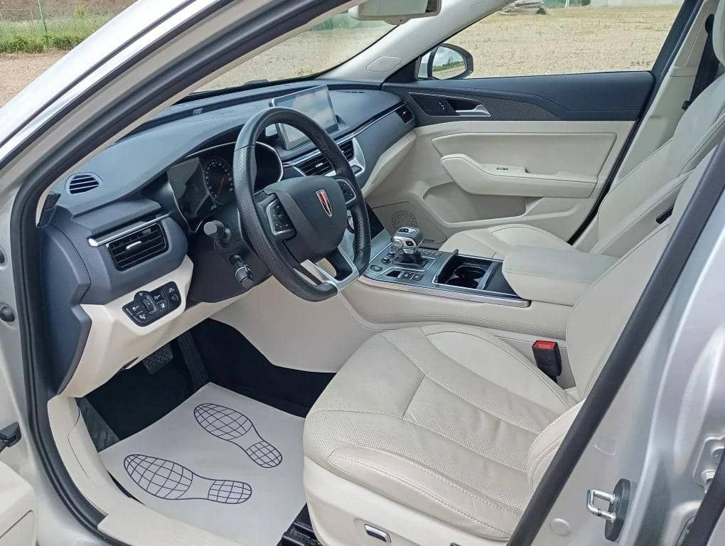 Hongqi H5,  44 488 км, 2022 года в лизинг