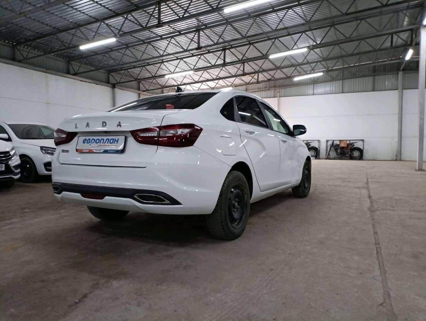 Lada Vesta седан,  200 000 км, 2023 года в лизинг