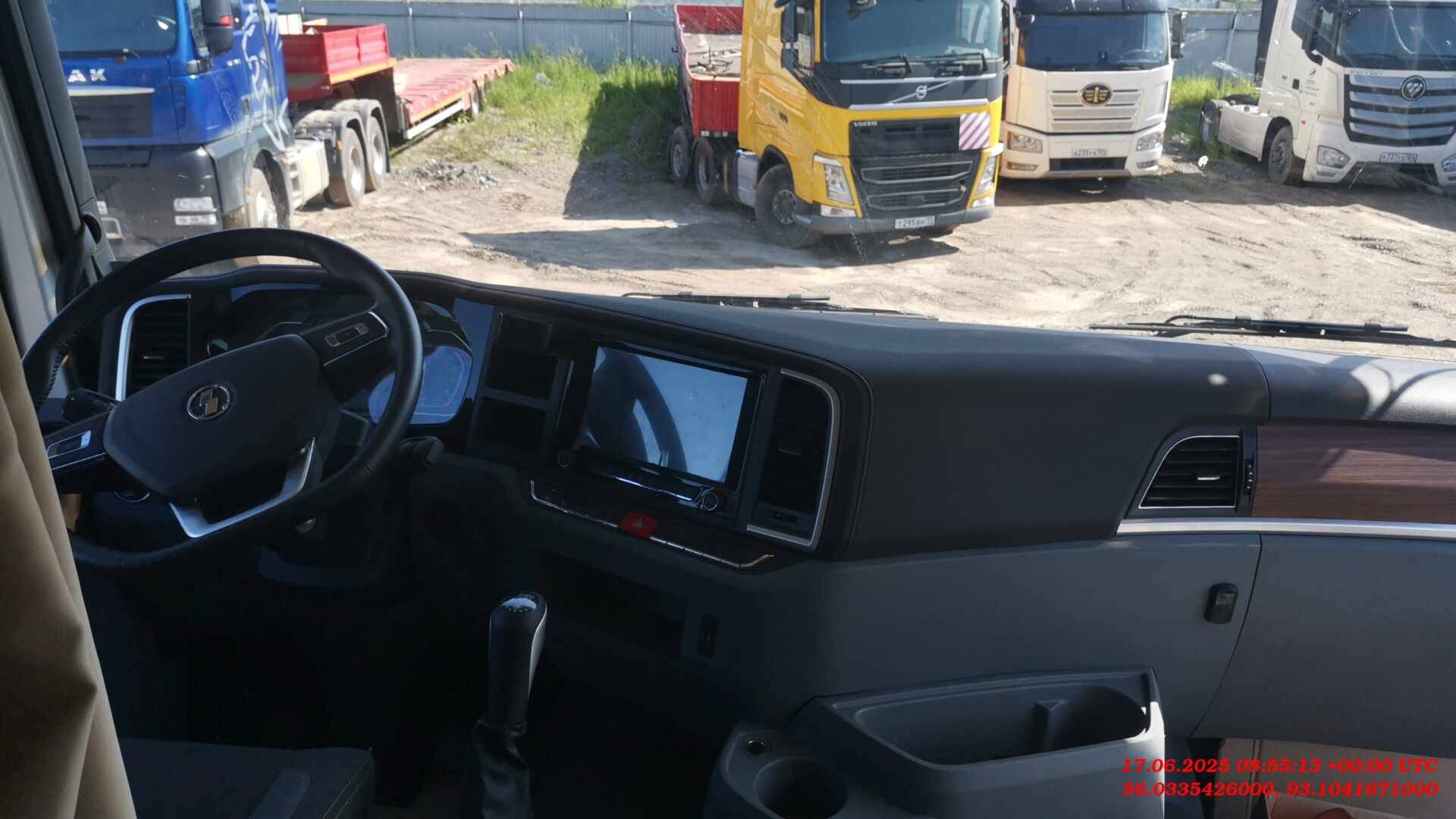 Shacman SX42586V385,  17 513 км, 2023 года в лизинг