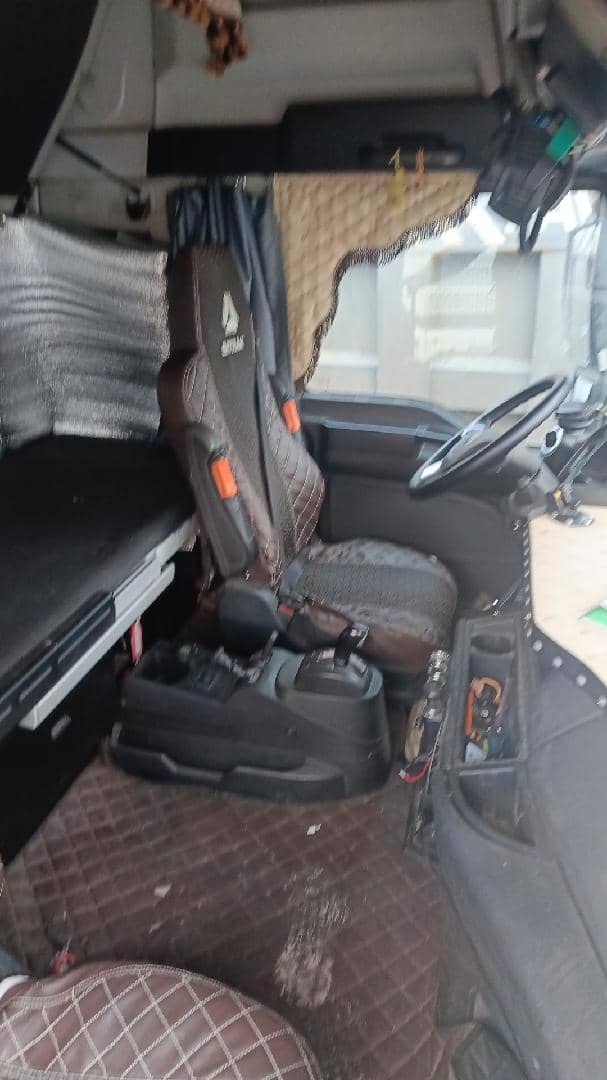 Sitrak C7H 4x2 ZZ4186V361HE,  420 000 км, 2022 года в лизинг