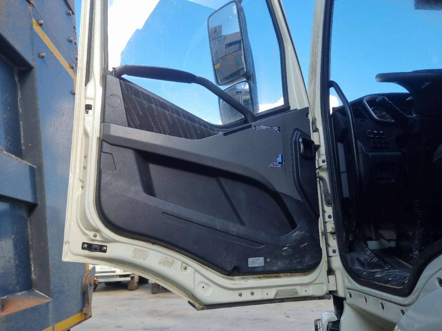FAW CA3250P66K24L1TE5 6x6,  89 303 км, 2023 года в лизинг