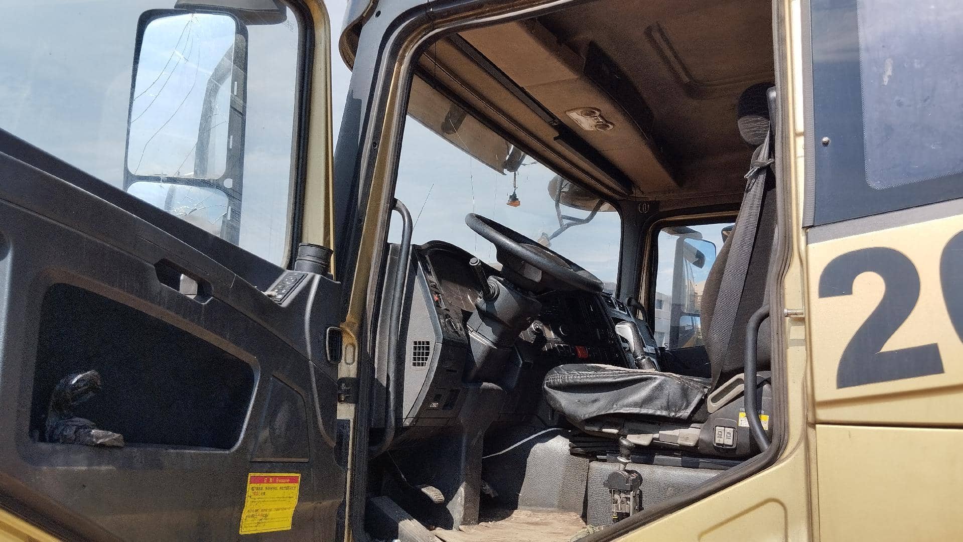 Shacman SX33186T366,  347 111 км, 2022 года в лизинг