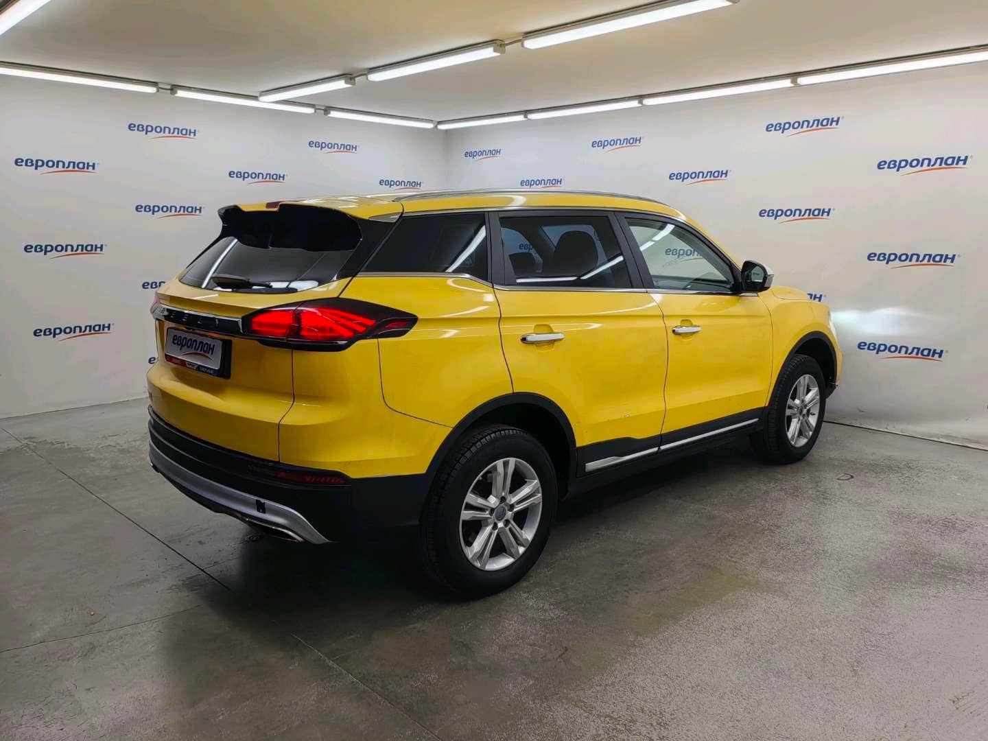 Geely Atlas Pro,  327 621 км, 2024 года в лизинг