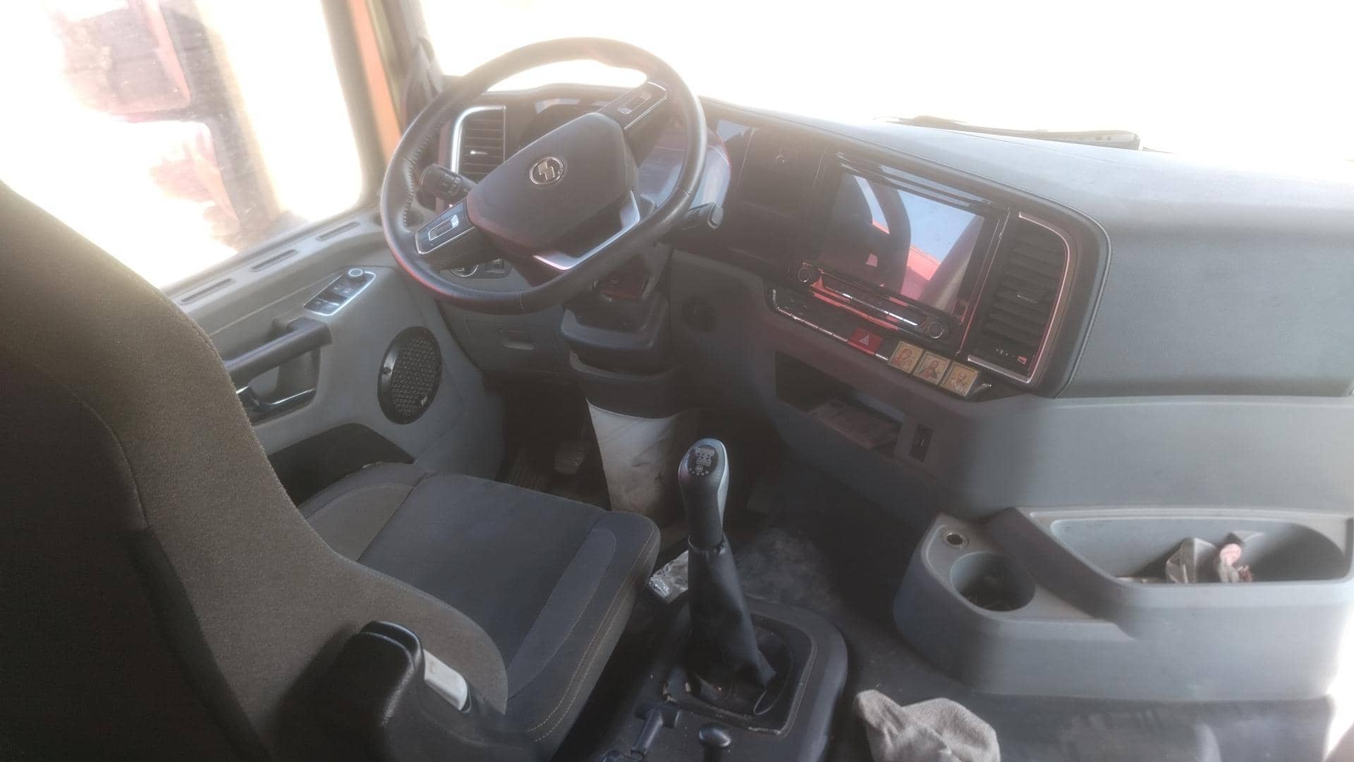 Shacman SX42584V324,  156 191 км, 2023 года в лизинг