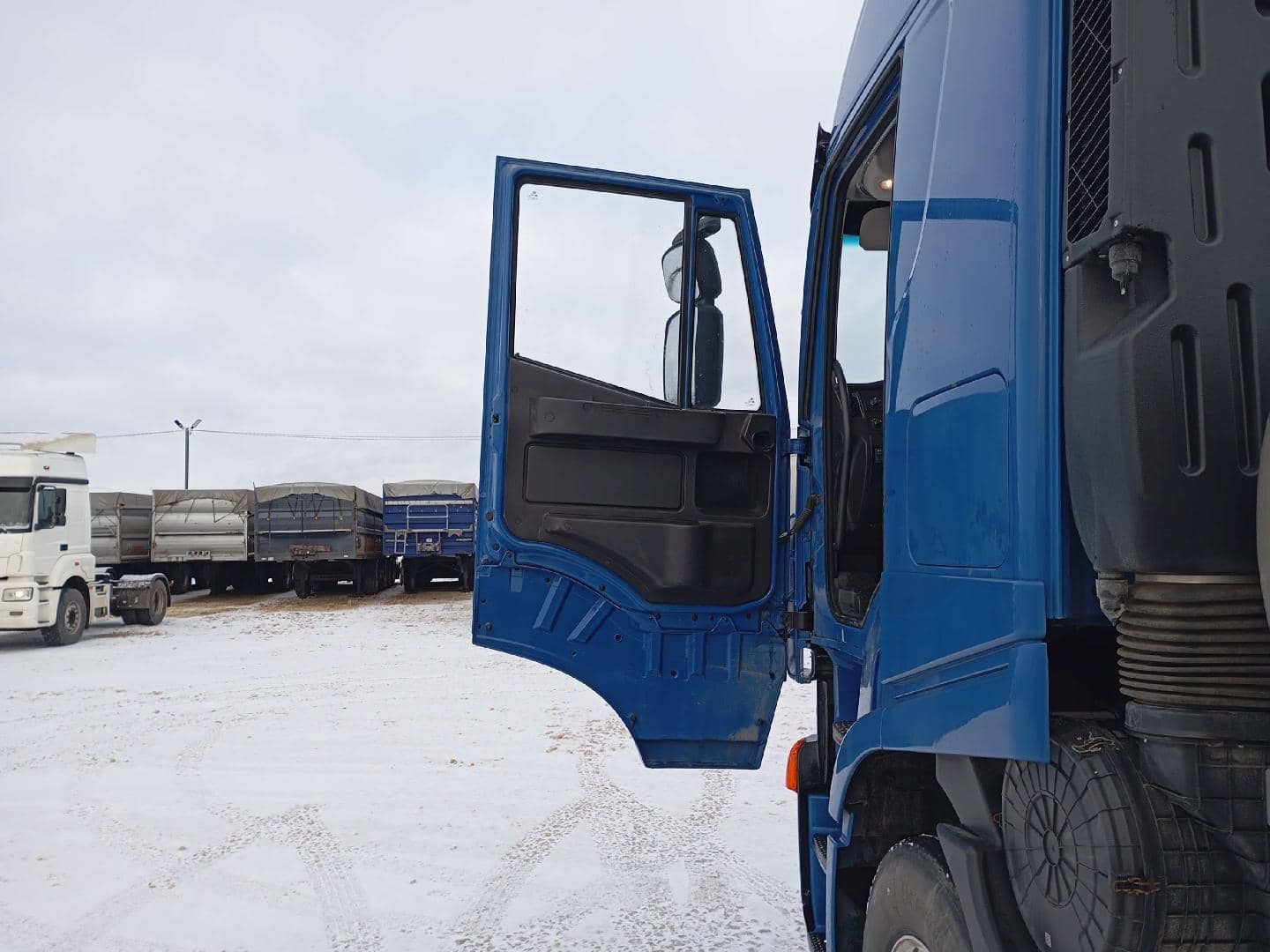 HONGYAN CQ4187HD12381T LNG,  101 118 км, 2023 года в лизинг