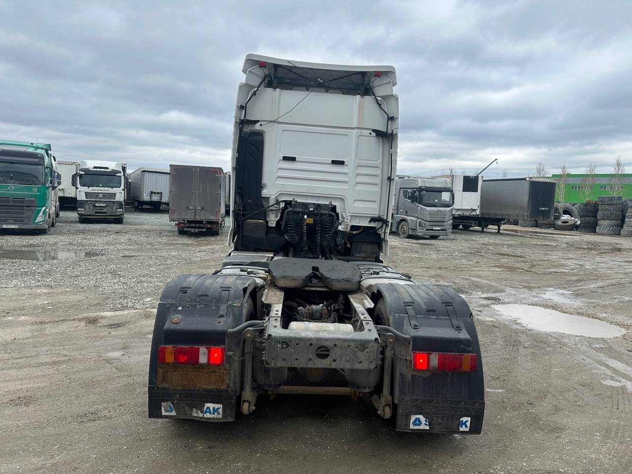 Sitrak C7H 4x2 ZZ4186V361HE,  421 770 км, 2022 года в лизинг