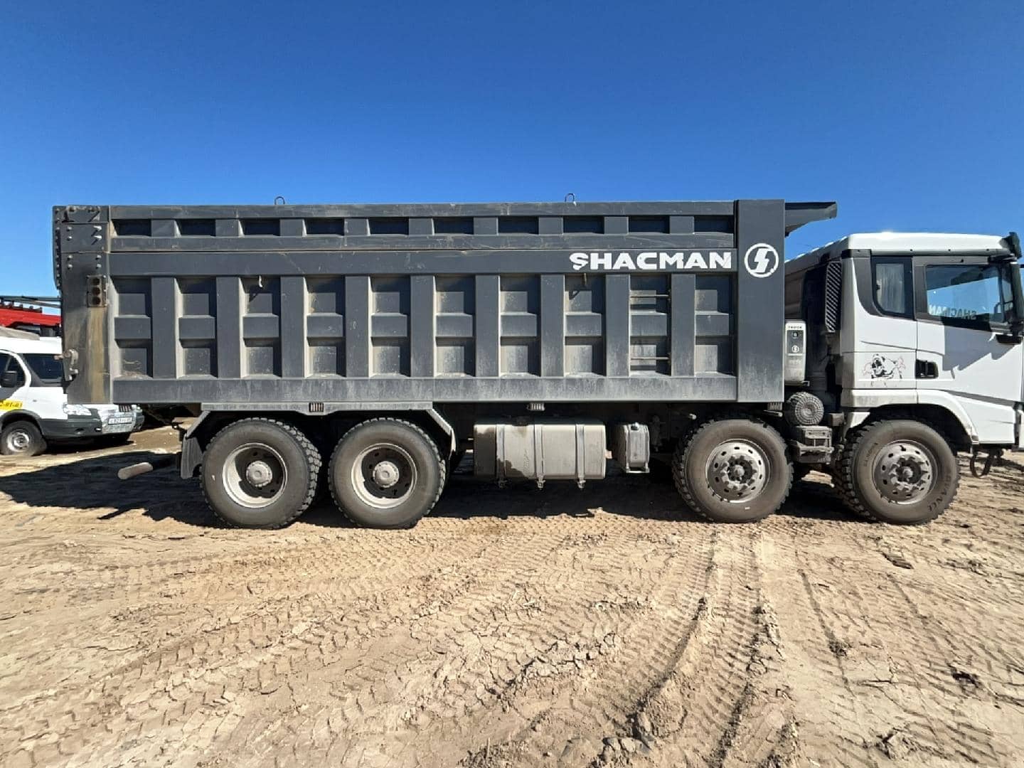 Shacman SX33186V366,  234 339 км, 2022 года в лизинг