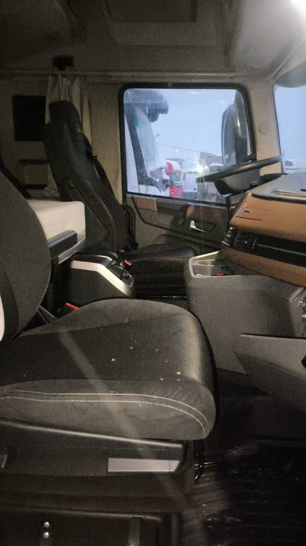 DongFeng DFH4180 4x2,  202 315 км, 2024 года в лизинг