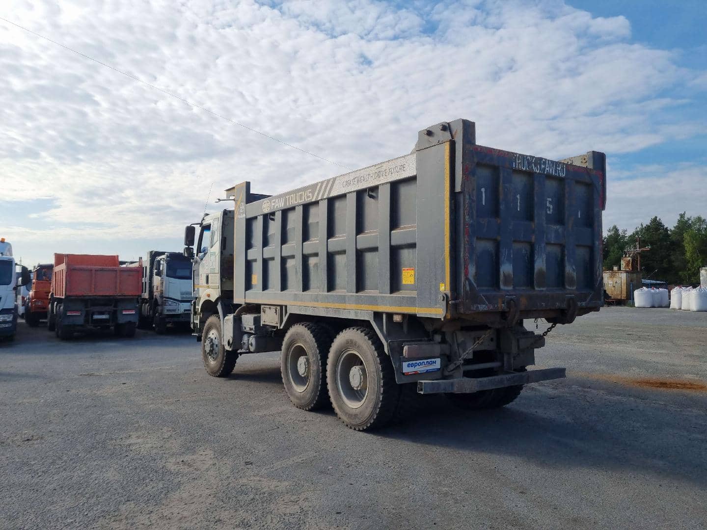 FAW CA3250P66K24L1TE5 6x6,  121 603 км, 2023 года в лизинг