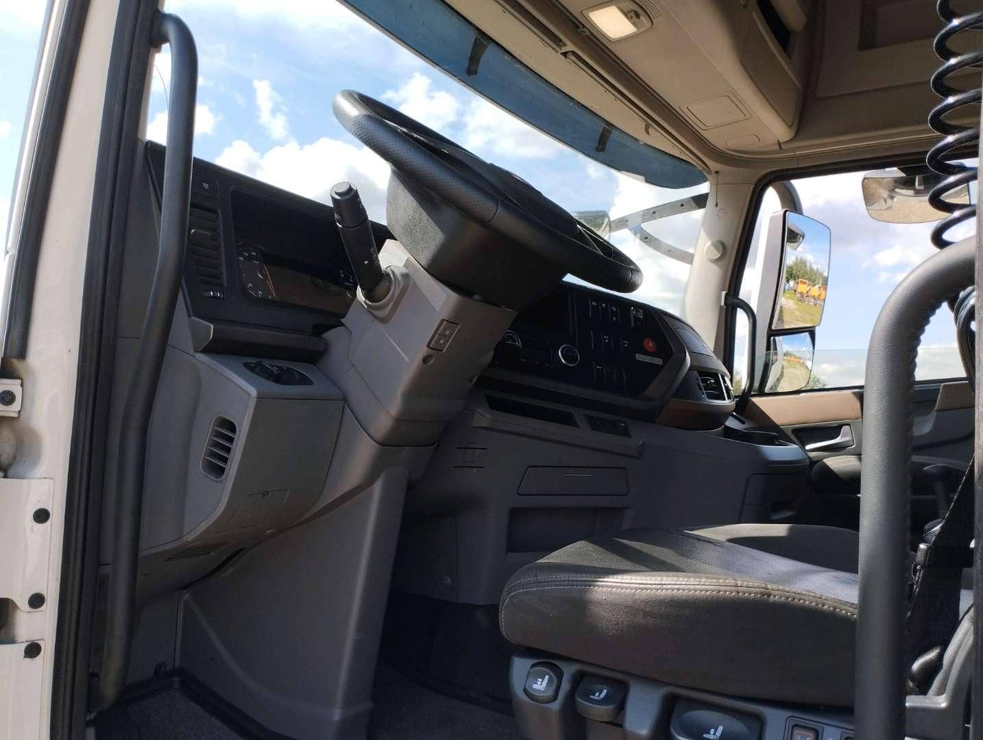 DongFeng GX DFH4180 4x2,  663 095 км, 2024 года в лизинг