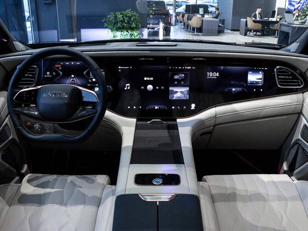 EXEED VX President 7 мест 2.0T 8AT 4WD